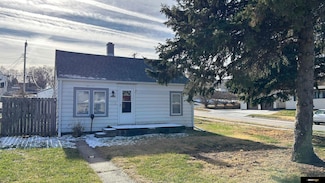 6945 Binney St, Omaha, NE 68104