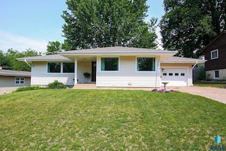 2112 E Allen Dr, Sioux Falls, SD 57103