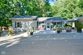 11087 Lakeshore Dr, Cloverdale, IN 46120