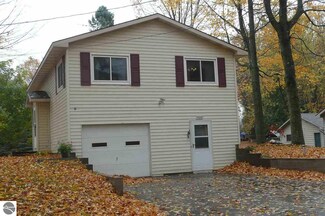 4607 Laura Ln, Grawn, MI 49637
