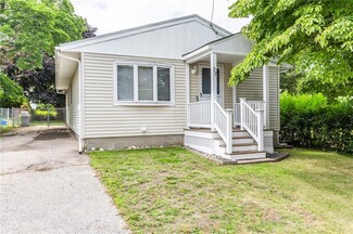 27 Alto St, Cranston, RI 02920