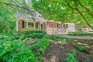 4607 E 2619th Rd, Sandwich, IL 60548