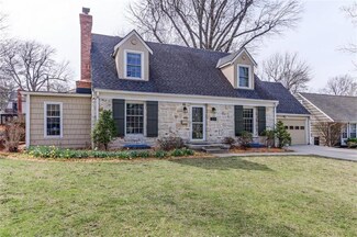 6042 Howe Dr, Fairway, KS 66205