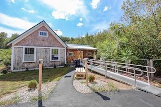 445 Payson Rd, Northfield, NH 03276