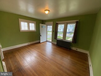 110 N Llanwellyn Ave, Glenolden, PA 19036