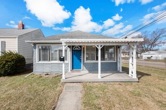 28259 Maple St, Roseville, MI 48066