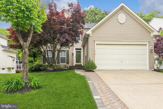 35 Wood Lark Dr, Mount Laurel, NJ 08054