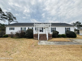 914 Church St, Navassa, NC 28451