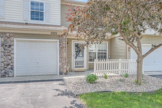2029 Poppy Dr, Chanhassen, MN 55317