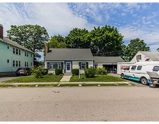 11 Woodlawn St, Dedham, MA 02026