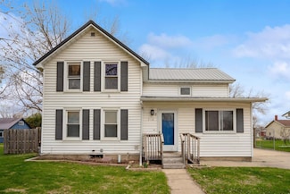 710 4th St SW, Independence, IA 50644