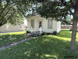 515 5th St, Milford, NE 68405