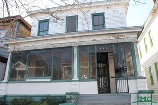 305 W 33rd St, Savannah, GA 31401