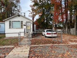 246 Greenwood Dr, Keyport, NJ 07735