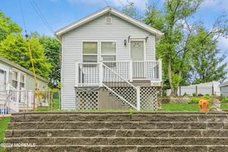 820 Forrest Ave, South Amboy, NJ 08879