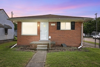 7710 Pelham Rd, Taylor, MI 48180