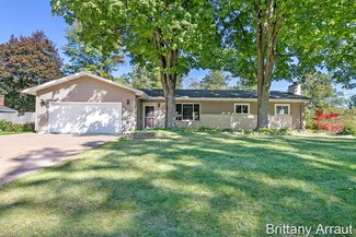349 Bingham Ct NW, Comstock Park, MI 49321