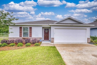 8712 Schooner Ln, Pensacola, FL 32507