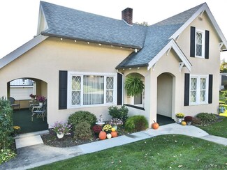 707 12th St, Windber, PA 15963