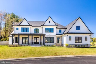952 Walker Rd, Great Falls, VA 22066