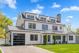 15 Watchtower Ln, Old Greenwich, CT 06870