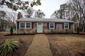 41 Lakeside Dr, Marstons Mills, MA 02648
