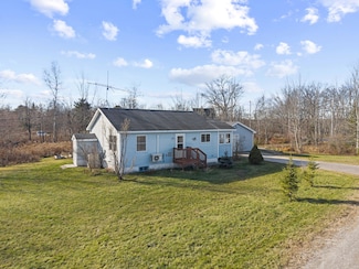 137 S Pleasant St, Bowdoinham, ME 04008