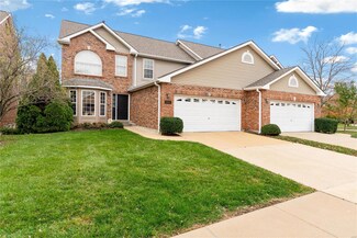 1228 Castle Gate Villas Dr, Saint Louis, MO 63132