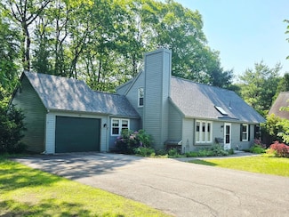 40 Willow Grove Rd, Brunswick, ME 04011