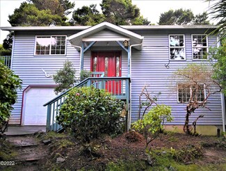 4950 SW Seneca Place, Waldport, OR 97394