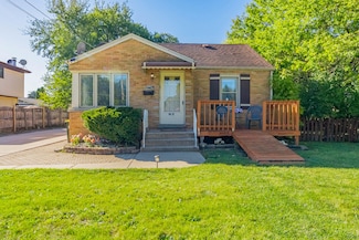 2756 Landen Dr, Melrose Park, IL 60164