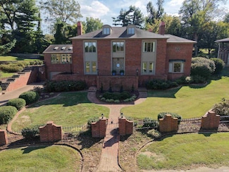 7399 S Shore Dr, Newburgh, IN 47630