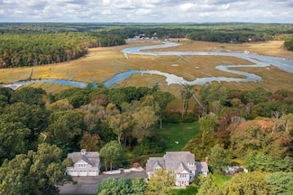 2 Cove Creek Ln, Marshfield, MA 02050