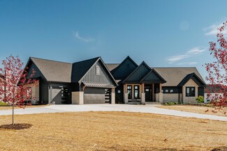 N61W27760 Alecen Ct, Merton, WI 53089