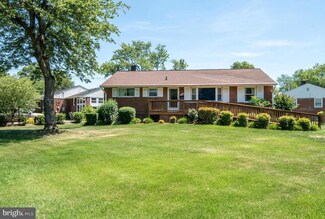 3304 Beechcraft Dr, Alexandria, VA 22306