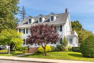52 Warren Ave, Woburn, MA 01801