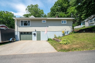 98 Lafayette St, Laconia, NH 03246