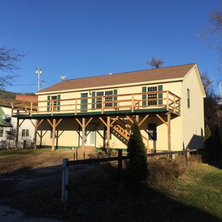 22 Connecticut St, Woodsville, NH 03785