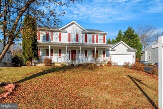 10 Ridge Hollow Dr, Fredericksburg, VA 22405