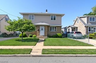 15 Garwood Ct N, Garfield, NJ 07026