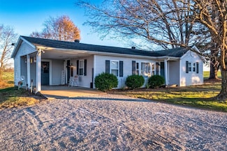 3848 Watermelon Rd, Olmstead, KY 42265