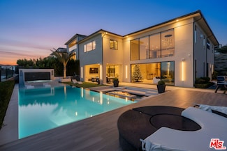 20306 Willoughby Ln, Los Angeles, CA 91326