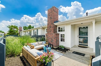 8368 Sable Crossing Dr, Columbus, OH 43240