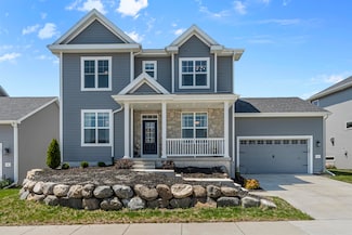 432 Tawny Elm Pkwy, Fitchburg, WI 53593