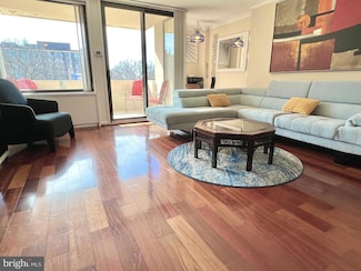 490 M St SW Unit W304, Washington, DC 20024