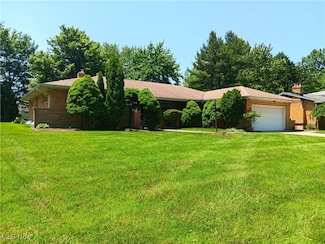 1910 Caronia Dr, Cleveland, OH 44124