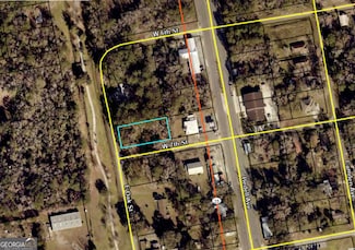 104 E 7th St, Woodbine, GA 31569