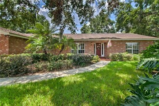 907 Brooker Rd, Brandon, FL 33511