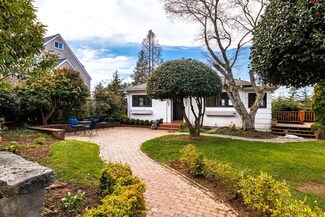 716 17th St, Bellingham, WA 98225