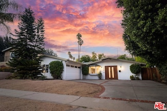 19837 Gilmore St, Woodland Hills, CA 91367